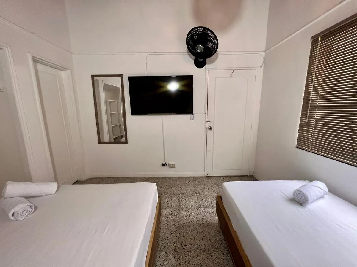 Guest house Casa Guadalupe Laureles Hotel Medellin Colombia